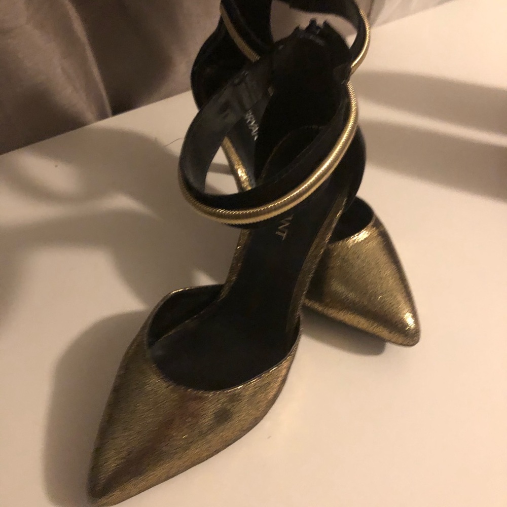Lane Bryant pointed gold heels